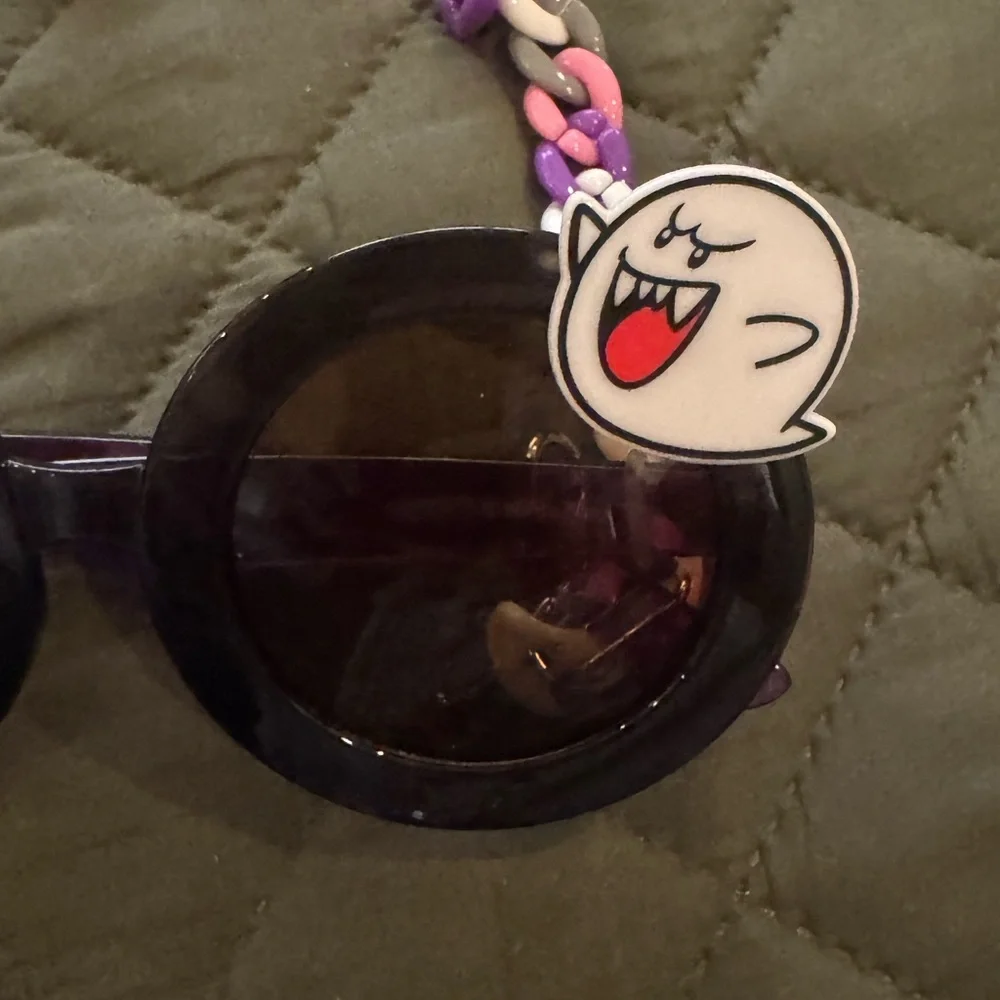 USJ Exclusive Boo Teresa Sunglasses with chain Super Nintendo World japan